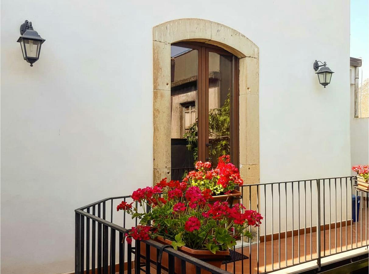 B&B Etna Akme Nicolosi Bagian luar foto